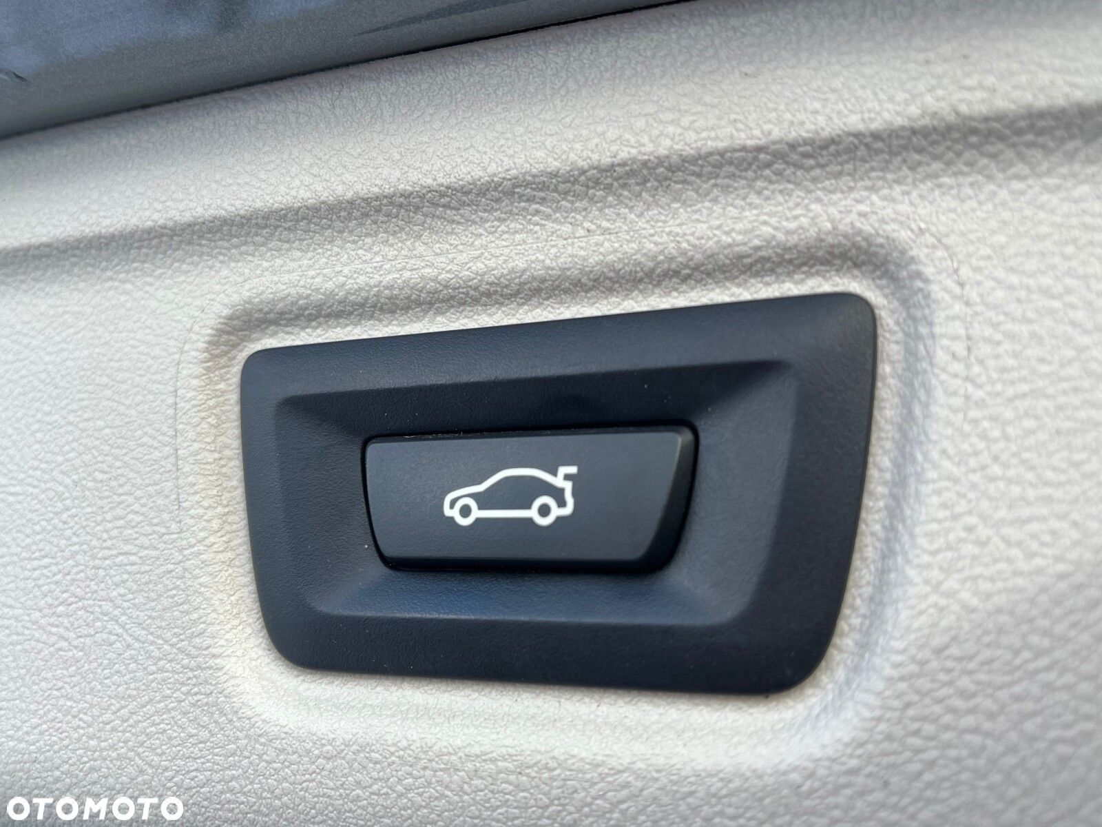 BMW Seria 3 318i - 29
