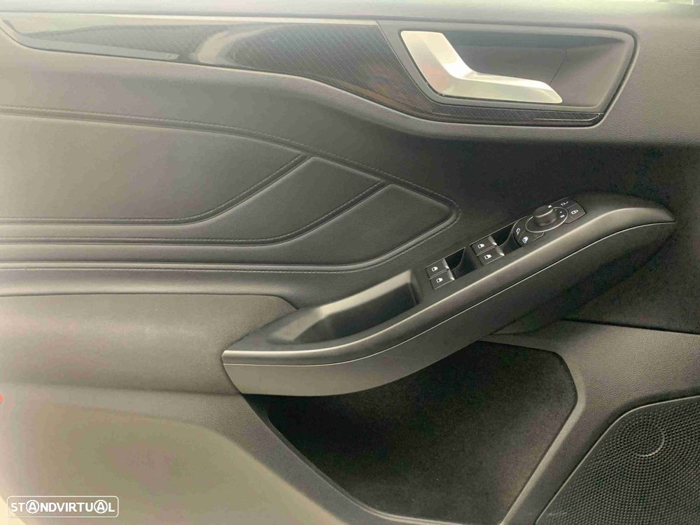 Ford Focus 1.0 EcoBoost ST-Line X - 11
