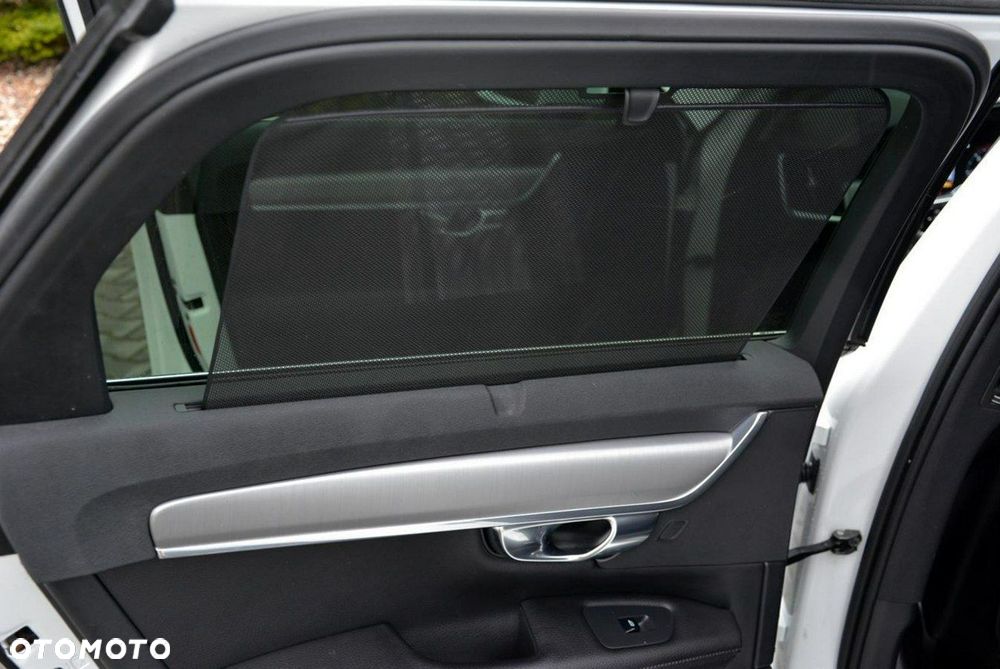 Volvo V90 D3 Momentum Pro - 30