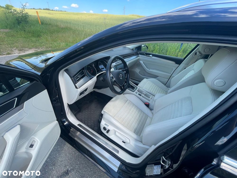 Volkswagen Passat - 2