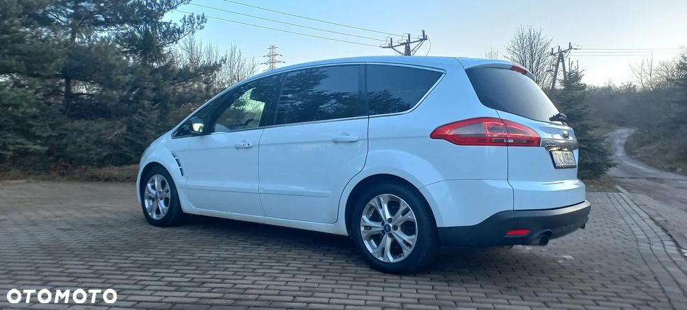 Ford S-Max - 13