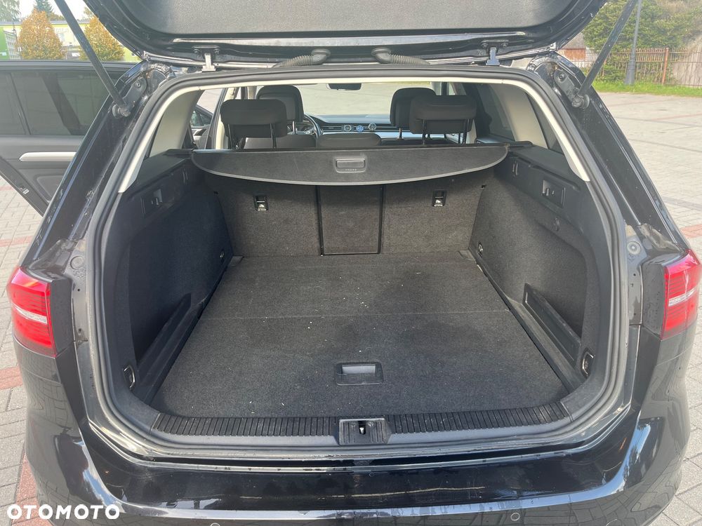 Volkswagen Passat 2.0 TDI SCR DSG Comfortline - 15