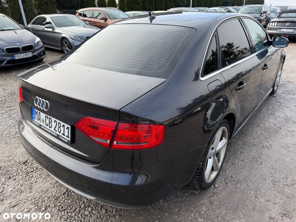 Audi A4 Limousine - 11