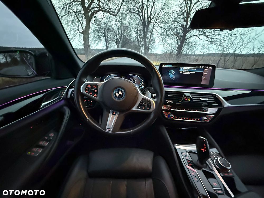 BMW Seria 5 545e xDrive M Sport Edition - 22