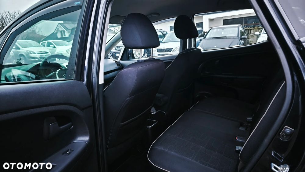 Kia Venga - 26