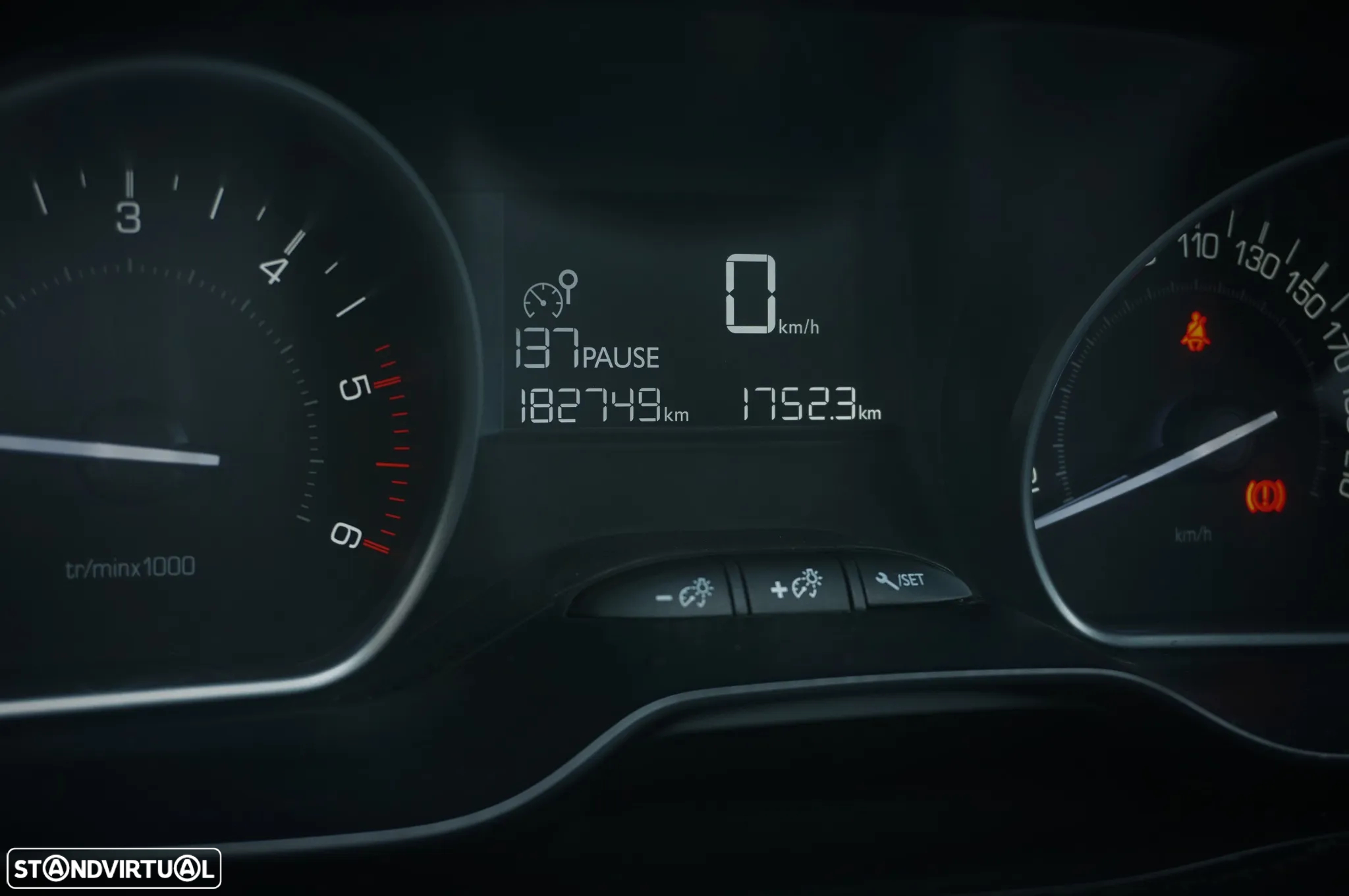 Peugeot 208 1.6 BlueHDi Style - 26