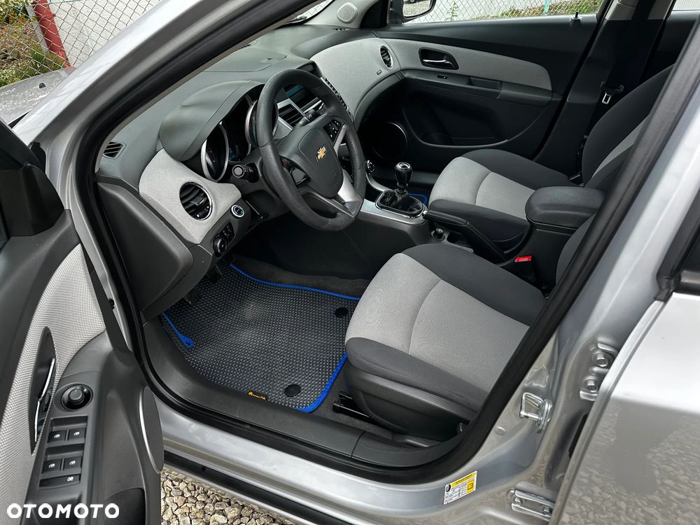 Chevrolet Cruze 1.6 LS - 7