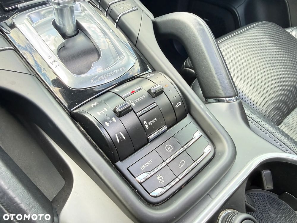 Porsche Cayenne - 20