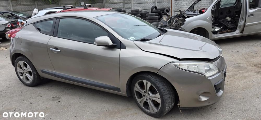 RENAULT MEGANE III 2,0TCE 180KM pas przedni przód - 4