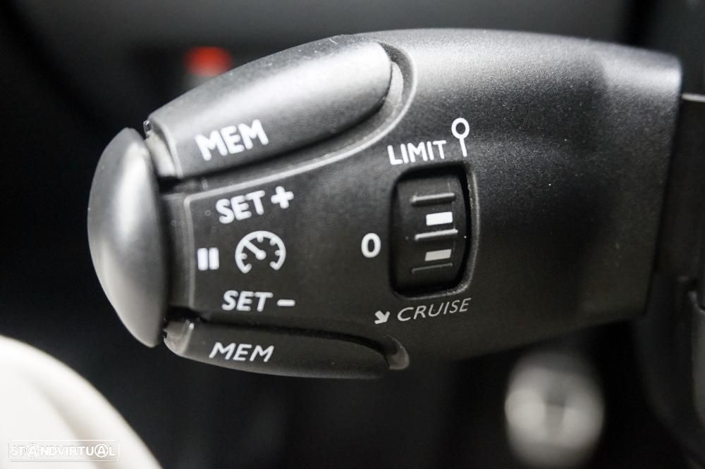 Peugeot 2008 1.2 PureTech GT Line - 11