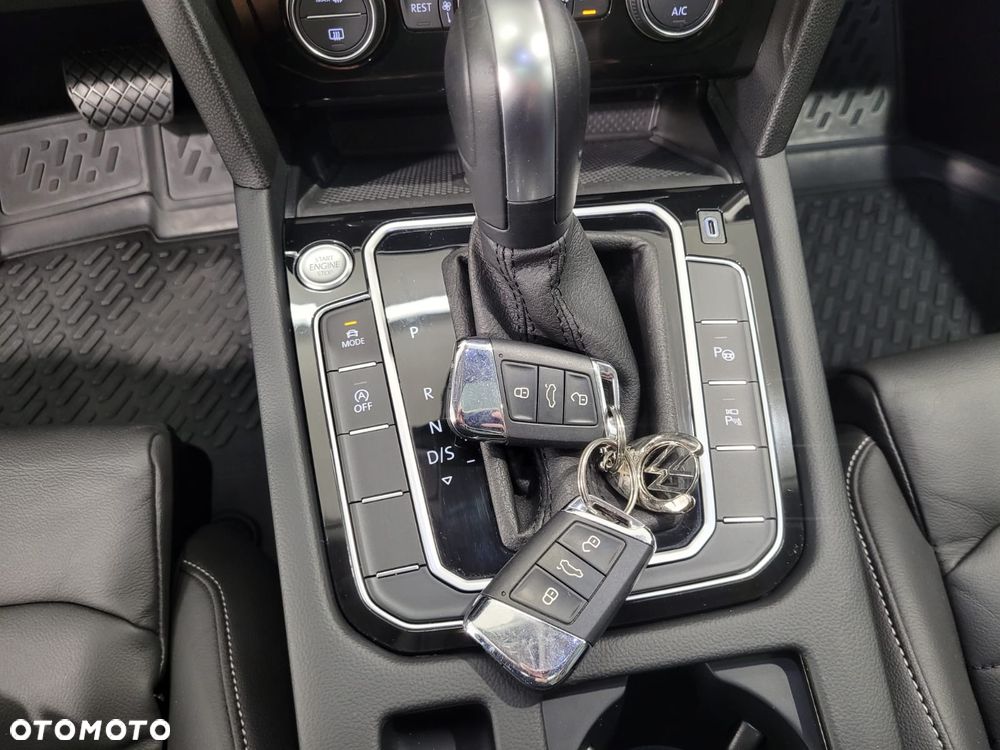 Volkswagen Passat 2.0 TDI Business DSG - 25