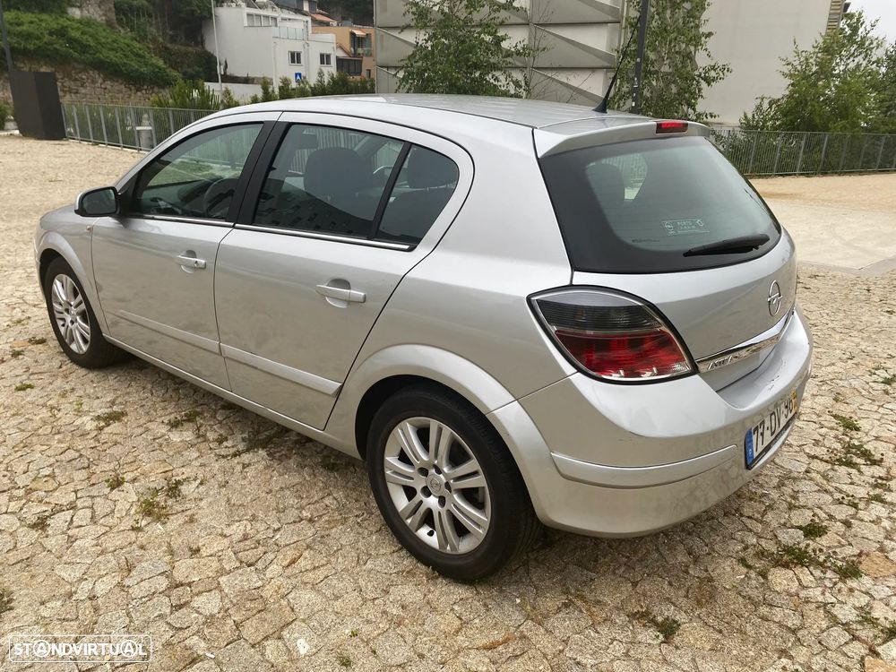 Opel Astra 1.7 CDTI Cosmo - 4