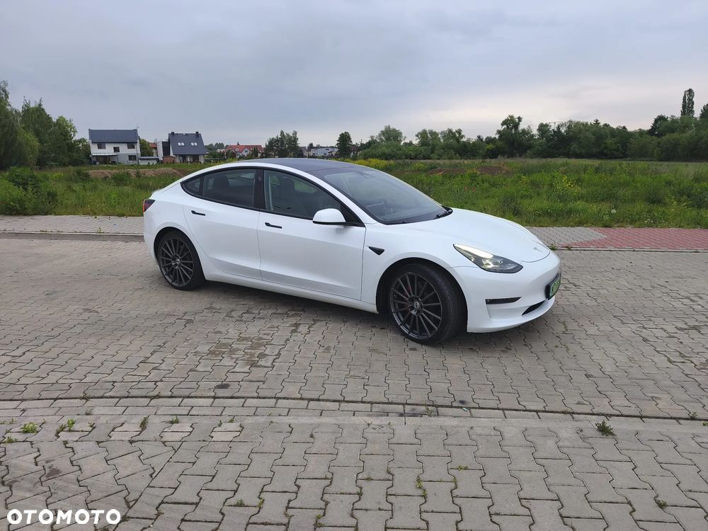 Tesla Model 3 - 4