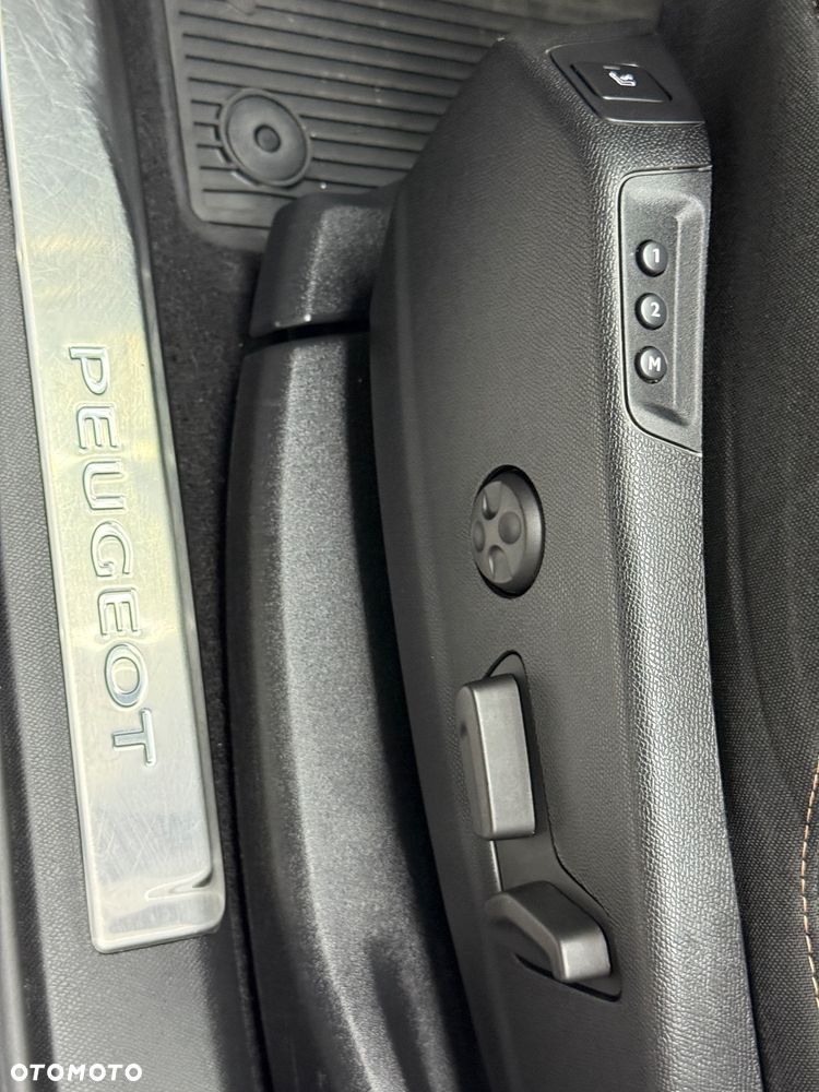 Peugeot 3008 THP 165 EAT6 Stop & Start Allure - 21