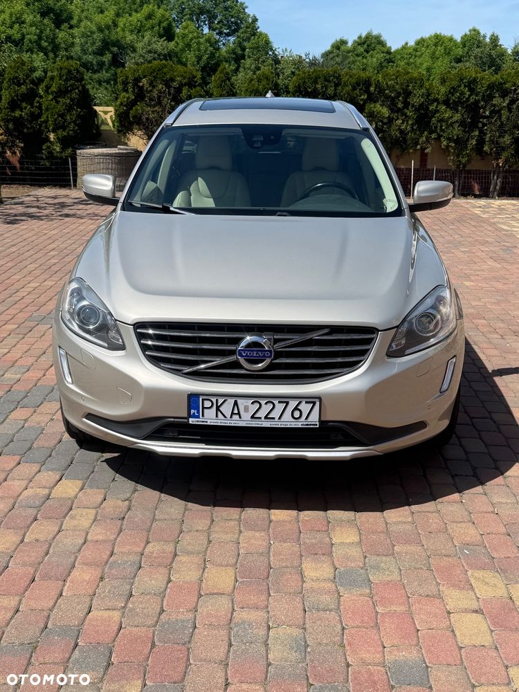 Volvo XC 60 D5 AWD Momentum - 1