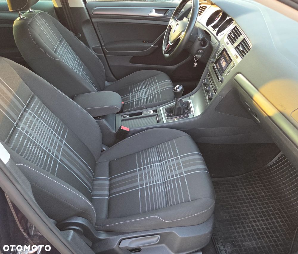 Volkswagen Golf 2.0 TDI BlueMotion Technology Lounge - 19