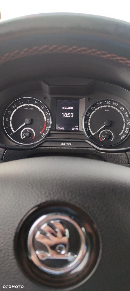 Skoda Octavia 2.0 TDI RS DSG - 11