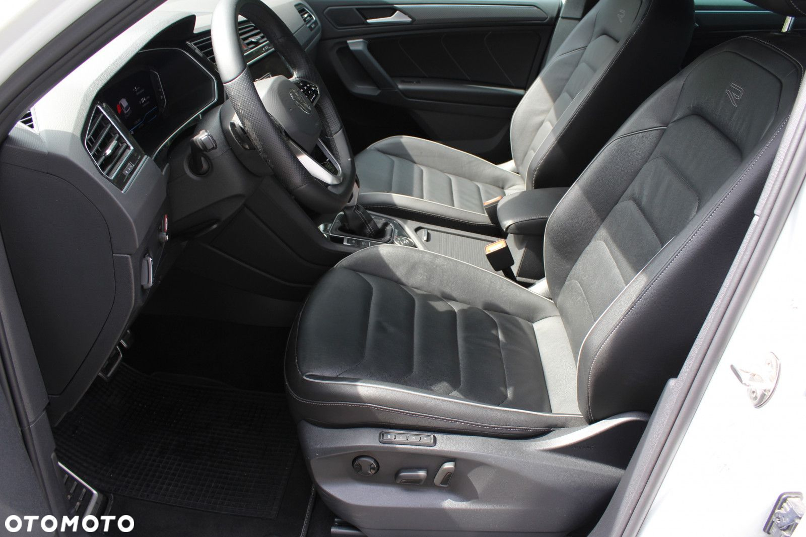Volkswagen Tiguan 2.0 TDI SCR 4Mot R-Line DSG - 11