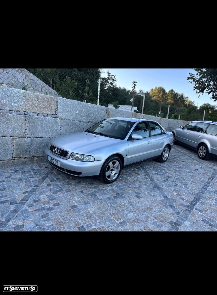 Audi A4 - 1