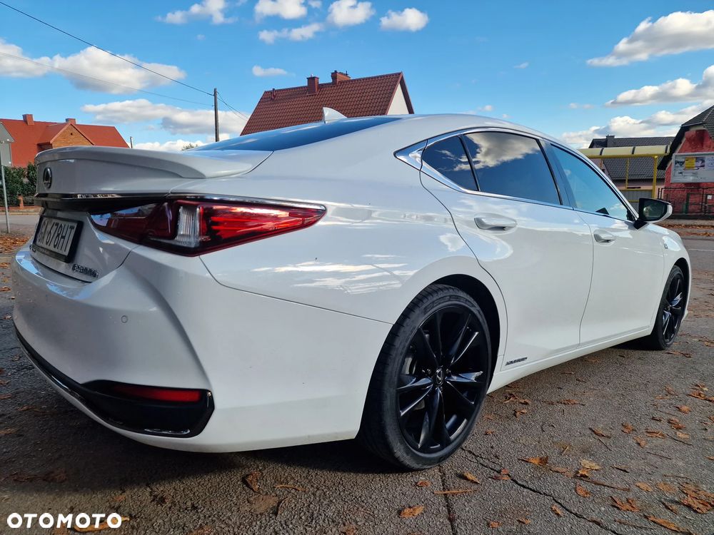 Lexus ES 300h F Sport Edition - 7
