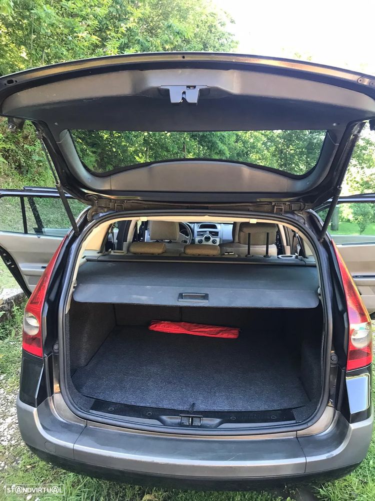 Renault Mégane 1.5 dCi Confort - 4