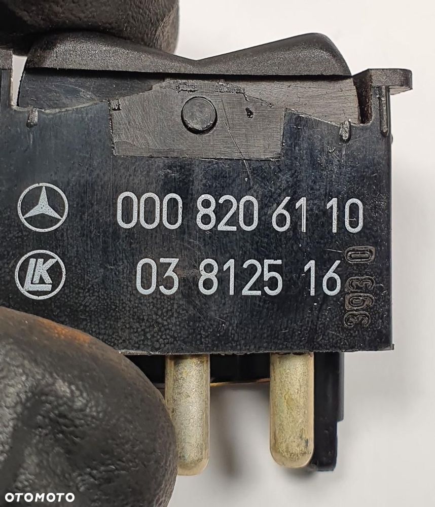 PRZYCISK PODGRZEWANIA SZYBY MERCEDES W126 - 4