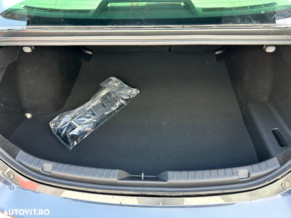 Mazda 3 e-Skyactiv X186 AT MHEV Exclusive-Line - 12