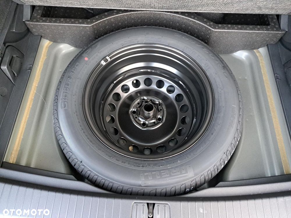 Volkswagen Touran - 20