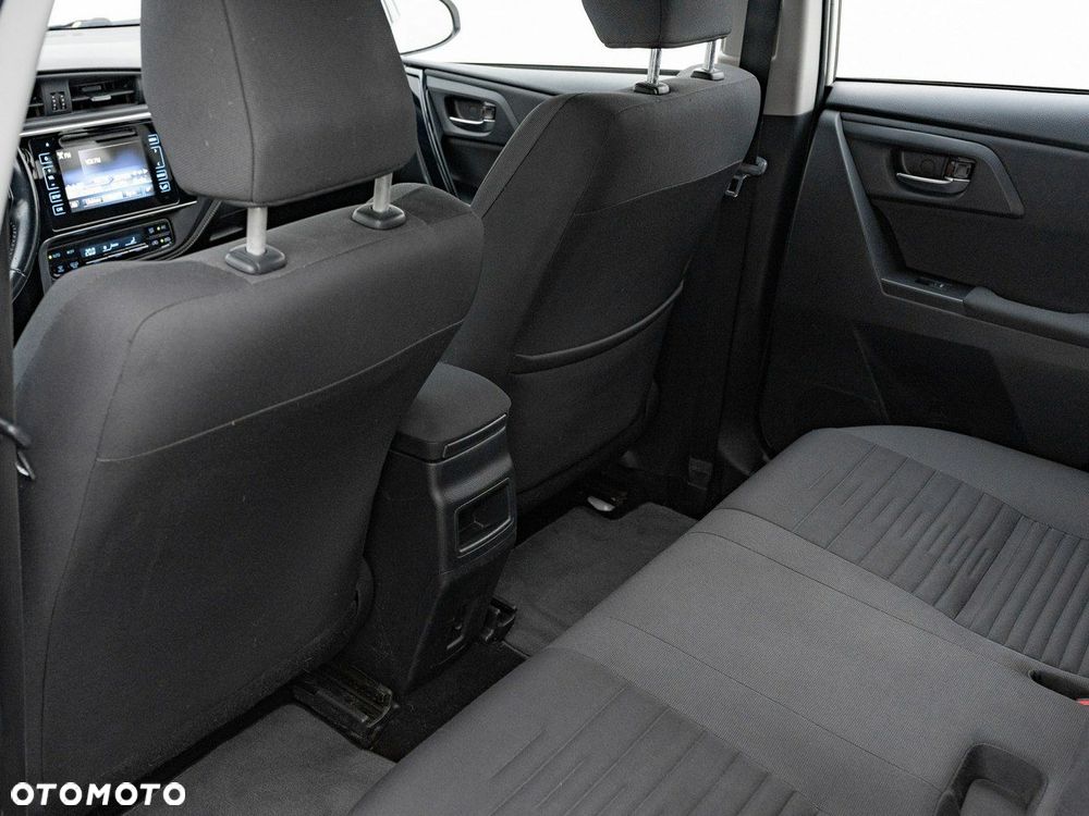 Toyota Auris 1.6 Premium - 26