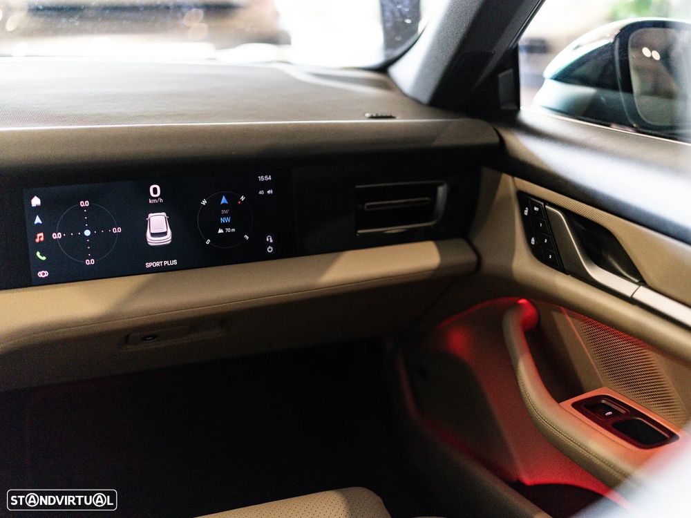 Porsche Taycan Sport Turismo - 39