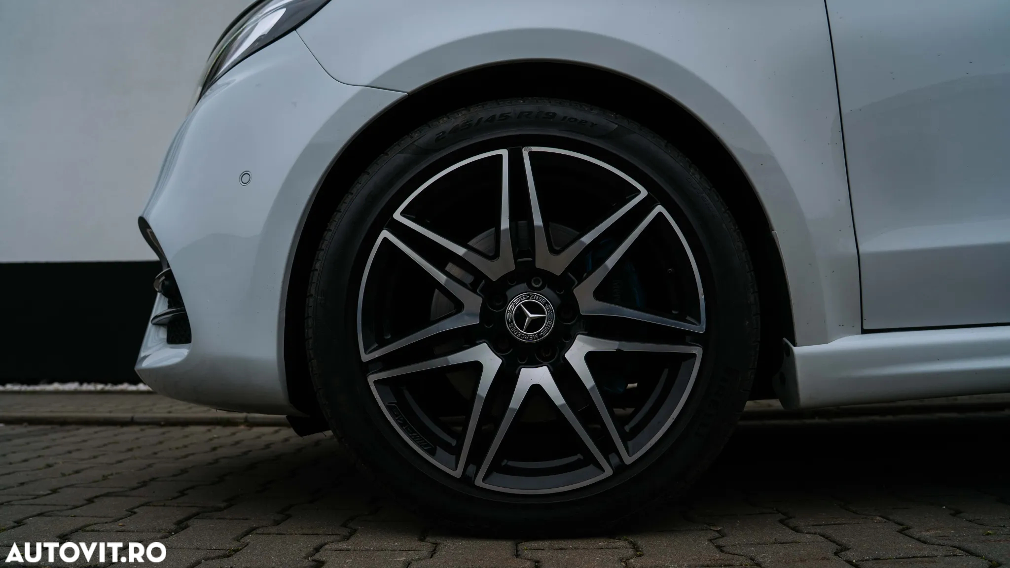 Mercedes-Benz V 250 d lang 7G-TRONIC Avantgarde Night Edition - 6