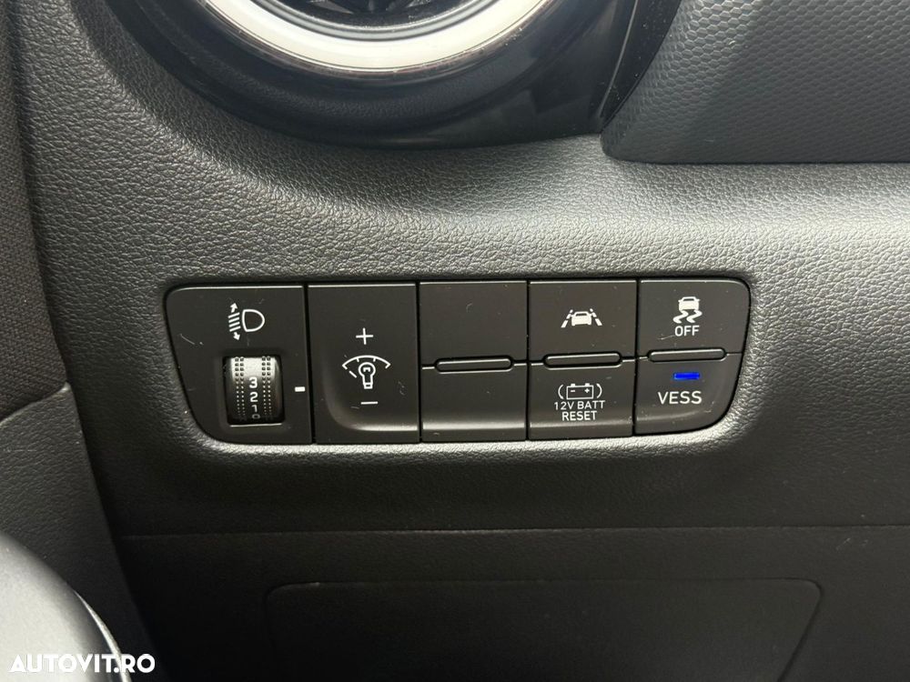 Hyundai KONA - 14