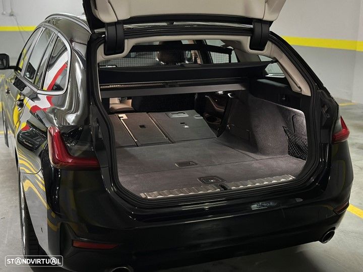 BMW 320 d Touring Auto - 35