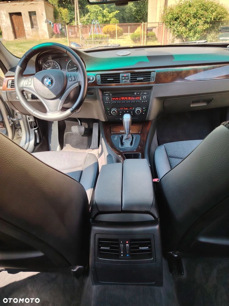 BMW Seria 3 318i - 17