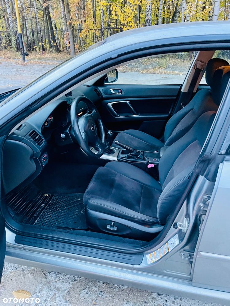 Subaru Legacy 2.0R Trend - 6