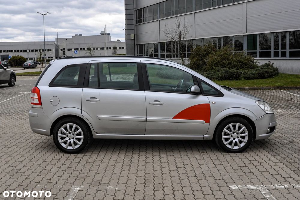 Opel Zafira - 2