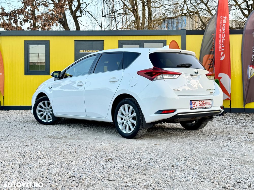 TOYOTA Auris 2016 — imagine 3
