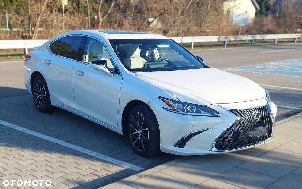 Lexus ES 300h Business Edition - 1