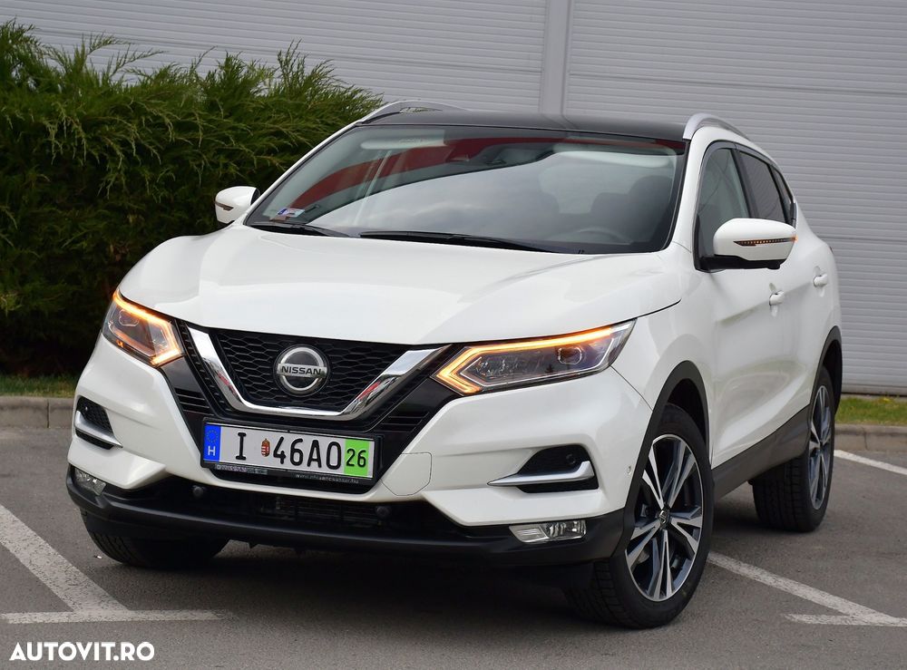 Nissan Qashqai 1.6 DCI Xtronic N-Connecta - 1