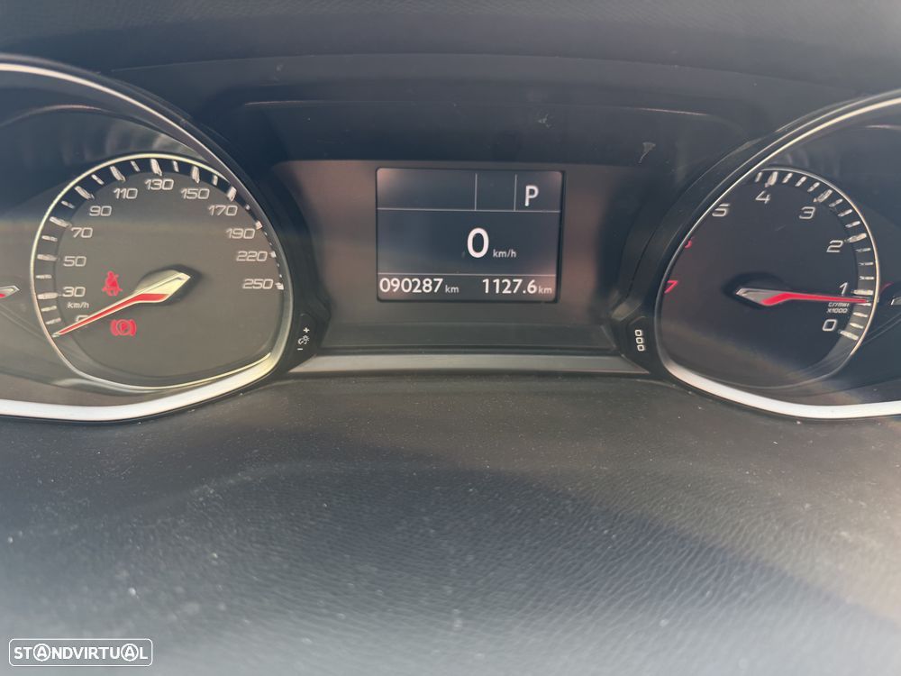 Peugeot 308 PureTech 130 GPF EAT8 Stop & Start Allure Pack - 7