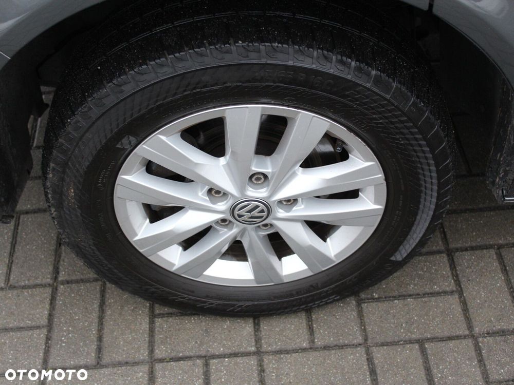 Volkswagen Caravelle - 36