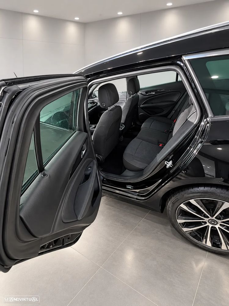 Opel Insignia Sports Tourer - 13