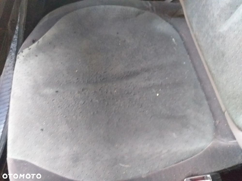 Auto na części - Citroen C4 diesel Silnik Skrzynia Drzwi Maska Klapa Błotnik Zderzak Lampa Szyba Klamka Lusterko Deska Kokpit - 10
