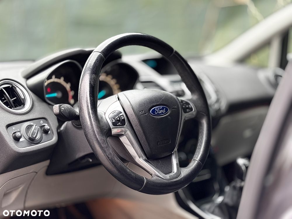 Ford Fiesta 1.0 EcoBoost Titanium - 29