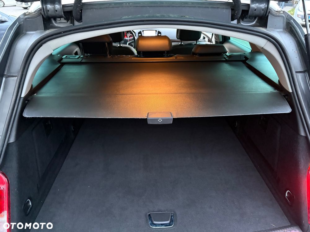 Opel Insignia 2.0 Turbo 4x4 Automatik Design Edition - 16