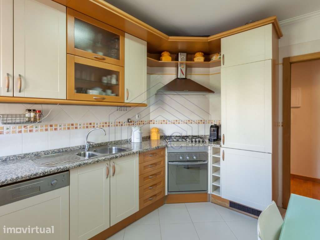 Apartamento T2 na Urbanização da Ribeirada - Para Arrendar - Grande imagem: 2/20