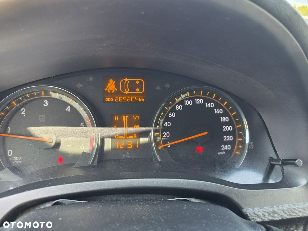 Toyota Avensis - 31