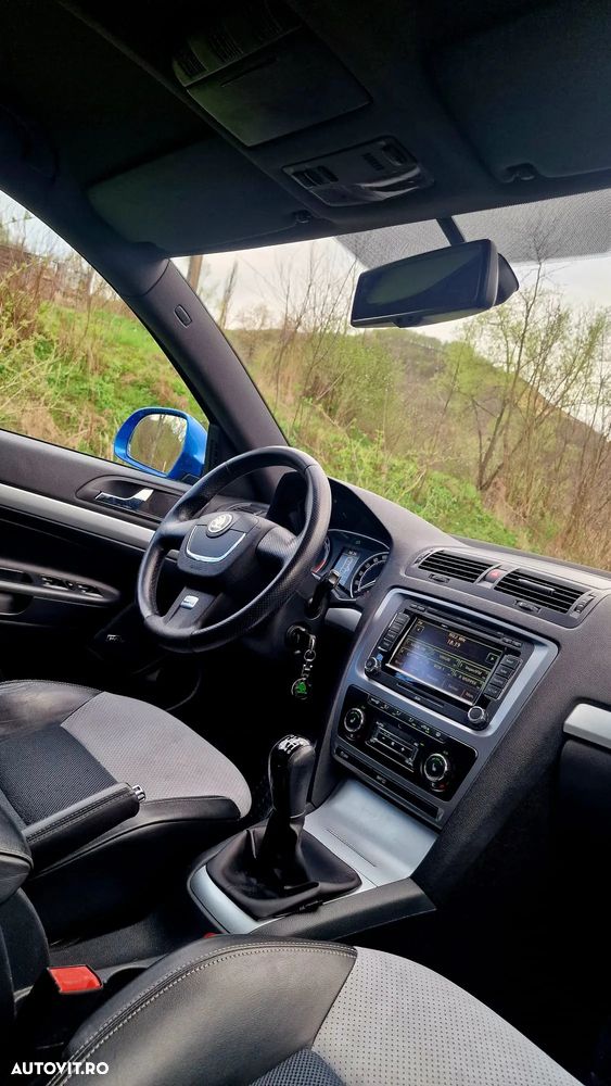 Skoda Octavia 2.0 TDI RS - 35