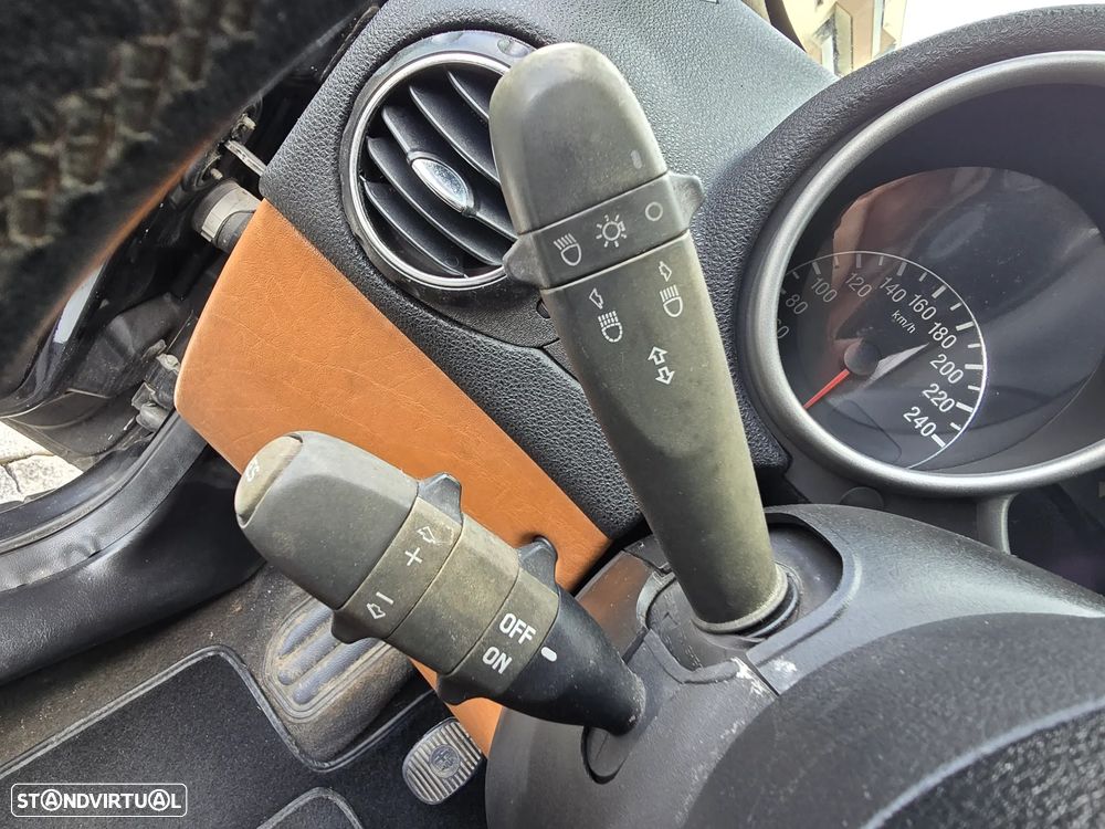 Alfa Romeo 147 1.9 JTD Plus - 37