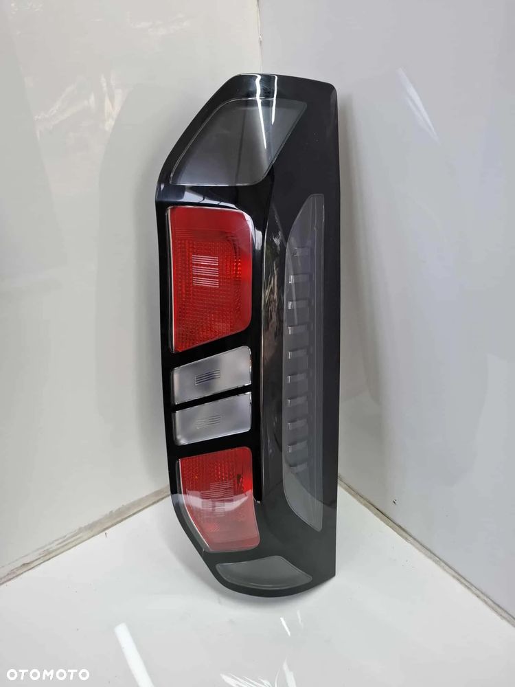 LAMPA TYLNA PRAWA TYŁ FORD TRANSIT CUSTOM IDEALNA - 4